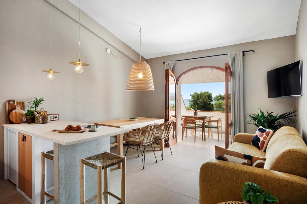 Baia Dorata Beach Apartment Porto Istana Exterior foto